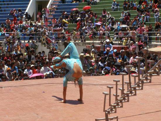 ALEGRA. Los nios acudieron al Teatro al Aire libre para presenciar una funcin gratuita de payasos y recibir regalos de la Alcalda.