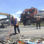 ACCIDENTE. Un camin se embarranc y perdieron la vida tres de los cuatro ocupantes.