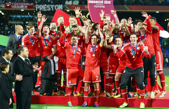 La celebracin de los integrantes del cuadro alemn de Bayern Munich, que cierran un 2013 inolvidable proclamndose campen del mundo.