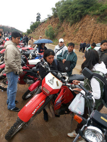 REGISTRO: Se formaron largas colas.