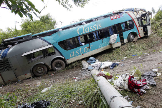 SINIESTRO. El bus accidentado.