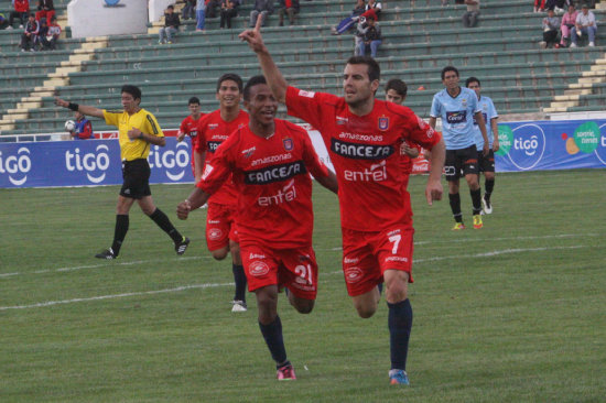 Matas Manzano (d) fue el goleador del cuadro estudiantil.