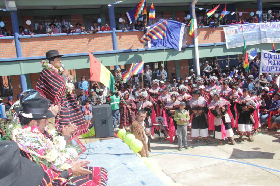 ENTREGAS DE OBRAS. El presidente Evo Morales estuvo ayer en Pampa Lupiara, Tarabuco, tambin lleg hasta Alcal y El Villar.