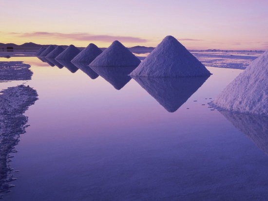 Las motos y los cuadriciclos deben pasar por el salar de Uyuni.