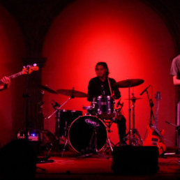 LA CHIVA. Sergio Carrasco (bajo), Carlos Zegada (batera) y Gonzalo Pardo (guitarra y voz).