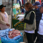 TRADICIN. La poblacin acostumbra a comer carne de cerdo en Ao Nuevo.