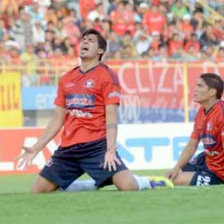 Santos Amador (i) vestir la camiseta del celeste cochabambino.