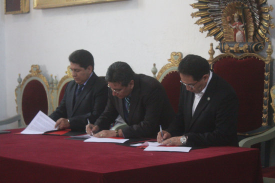 ACTO. El convenio interinstitucional fue firmado en la Casa de la Libertad.