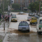 CALLES: Recomiendan no tirar basura para evitar taponamiento de bocas de tormenta.