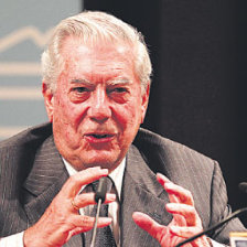 NOBEL. El consagrado escritor peruano Mario Vargas Llosa llega a Santa Cruz por primera vez. 