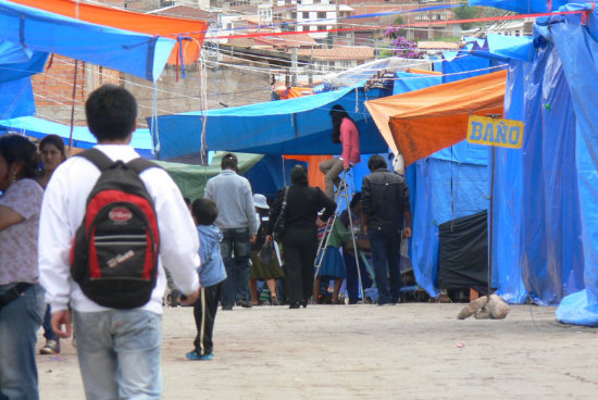 FERIA. Poca gente asisti a realizar sus compras durante los timos das.