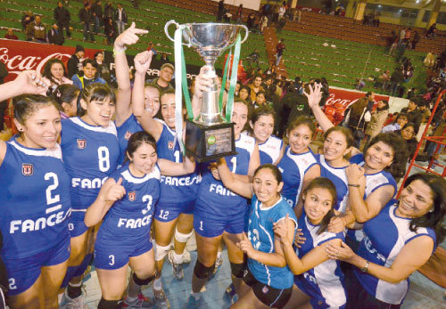 Universitario es el actual campen de clubes femeninos de Bolivia.