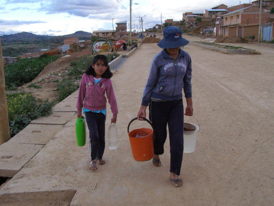 AGUA: Muchas familias no acceden al lquido.