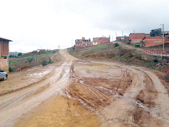 BARRO. En el barrio Beln casi todas las calles son de tierra y eso provoca problemas para peatones y motorizados durante la poca de lluvia.