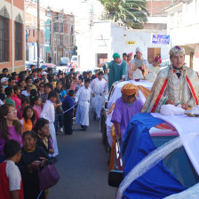 PROCESIN: Los Reyes Magos harn su recorrido por calles cntricas de Sucre, repartiendo juguetes y dulces a los nios.