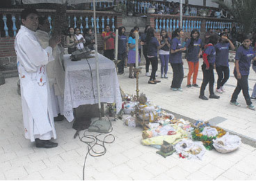 CELEBRACIN. Los jvenes participaron de la fiesta de Reyes en la Gruta de Lourdes.