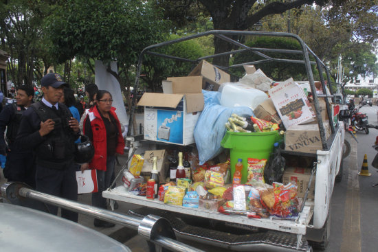 ADULTERADOS. Los productos decomisados fueron expuestos ayer.