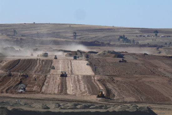 CONSTRUCCIN. El nuevo aeropuerto para Sucre se construye en Yamparez.