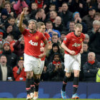 Antonio Valencia (i) celebra su gol.