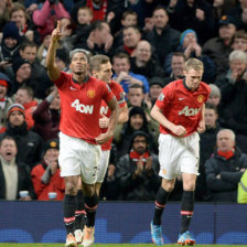 Antonio Valencia (i) celebra su gol.