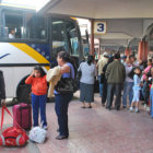 TARIFAS. Pasajeros protestaron por el alza.