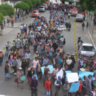 BLOQUEO. Vecinos de los distritos municipales 2 y 3 se movilizaron para exigir que sean ellos los que elijan a su Subalcalde.