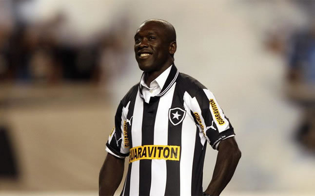 El holands Clarence Seedorf dej el Botafogo brasileo.