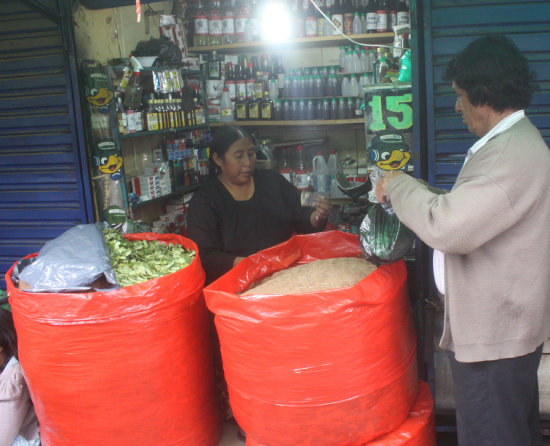 PUESTOS. En Sucre se mantiene la cantidad de personas autorizadas para la venta de coca.