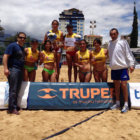 Las capitalinas Daniela Arnez (arriba izq.) y Amalia Calvo (arriba der.) lograron el ttulo de la III Etapa Nacional de Beach Vley, en Cochabamba.