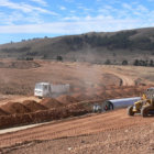 OBRA. Est en plena construccin el nuevo aeropuerto para Sucre en el municipio de Yamparez, en el sector denominado Alcantar.