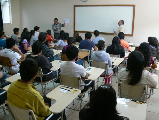 PROFESIONALIZACIN. La Universidad recluta a los mejores bachilleres dndoles ingreso libre.