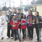 Los ganadores de todas las categoras posaron con sus trofeos al final del torneo departamental que concluy ayer, en La Madona.