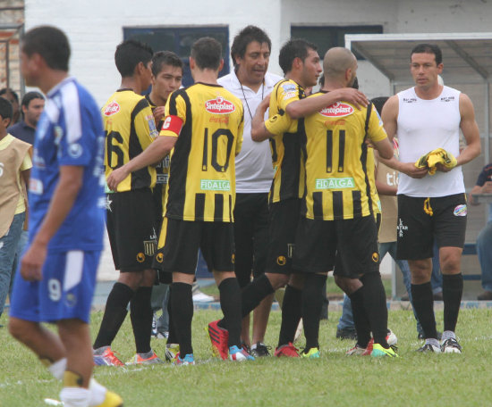 La nica celebracin del partido en Warnes.