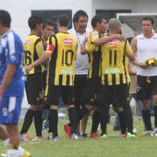 La nica celebracin del partido en Warnes.