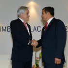 SALUDO. Los presidentes de Chile y Per, Sebastin Piera (i) y Ollanta Humala (d), durante la reunin que mantuvieron en La Habana.