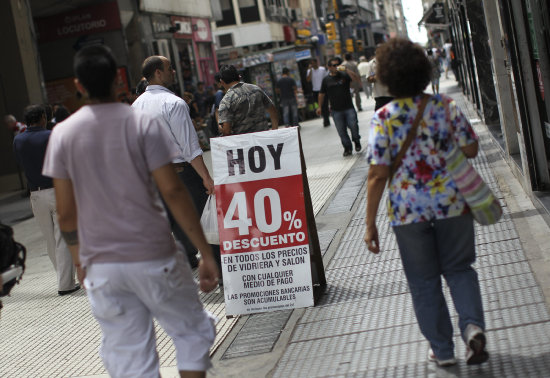 ESCALADA. Detalle del cartel de un almacn en el centro de Buenos Aires.