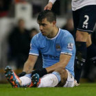 El argentino Sergio Agero se lesion antes de concluir el primer tiempo.