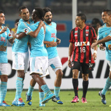 Una de las celebraciones del cuadro local de Sporting Cristal, durante el partido contra el brasileo Atltico Paranaense.