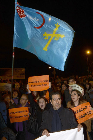 MOVILIZACIÓN. Personas se concentran en Valladolid para protestar contra el proyecto.