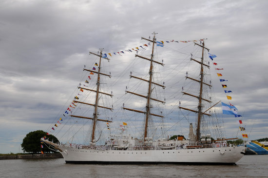 TRAVESÍA. Vista de la fragata Libertad, buque insignia de la Armada argentina.