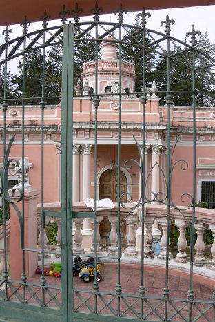 INMUEBLE. Mientras se difina su futuro, las puertas del Palacete permanecen cerradas al pblico.