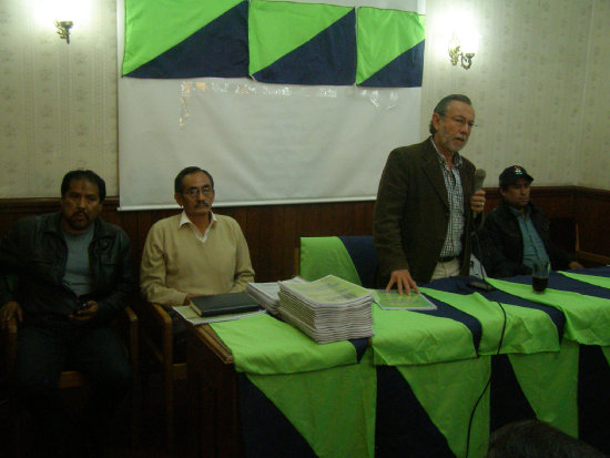 ACUERDO. El candidato presidencial Juan del Granado y sus aliados en la Capital.