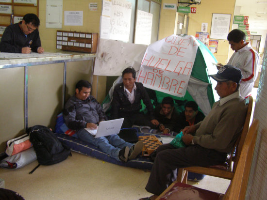 HUELGA. Los trabajadores administrativos continan con su medida extrema.