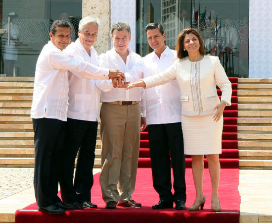 CUMBRE. Los presidentes Ollanta Humala, Sebastin Piera, Juan Manuel Santos, Enrique Pea Nieto y Laura Chinchilla.