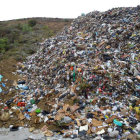 BOTADERO. La Alcalda lleva ms de dos aos depositando basura en Lechuguillas.