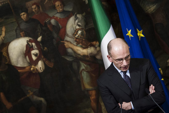 RESIGNACIN. El Primer Ministro italiano, Enrico Letta, comparece en una rueda de prensa en el palacio Chigi en Roma.