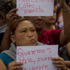 RECHAZO. Venezolanos adeptos al Gobierno nacional se manifiestan contra opositores