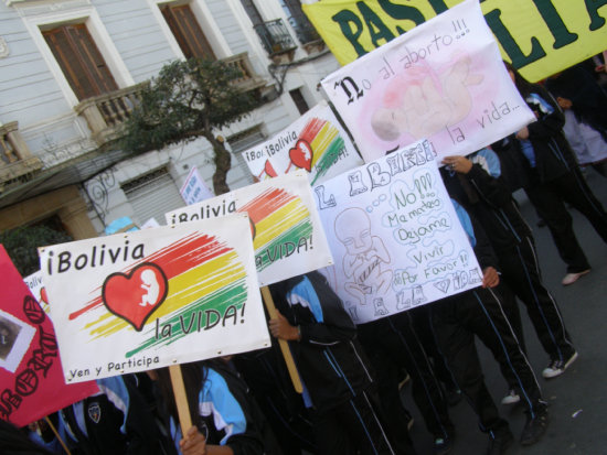 SENTENCIA. Decenas de organizaciones a favor y en contra del aborto se movilizaron en todo el pas.