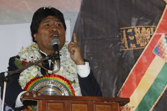 DISCURSO. El presidente Evo Morales durante la inauguracin de una escuela en La Paz.