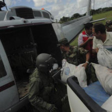 AYUDA. La Fuerza Area ya transport 132.000 kilos de vveres, entre alimentos, vituallas y medicamentos hasta las comunidades damnificadas.